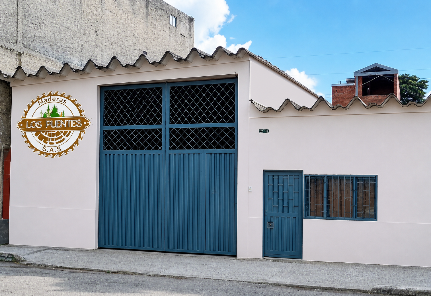 Fachada Maderas Los Puentes